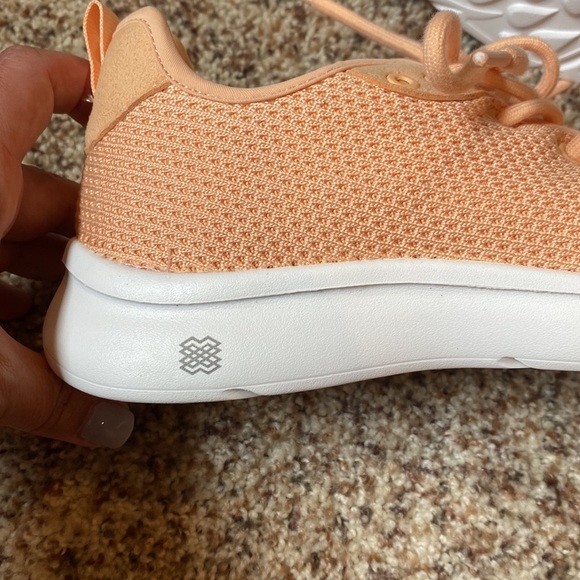 Women’s tennis shoes - Picture 4 of 5